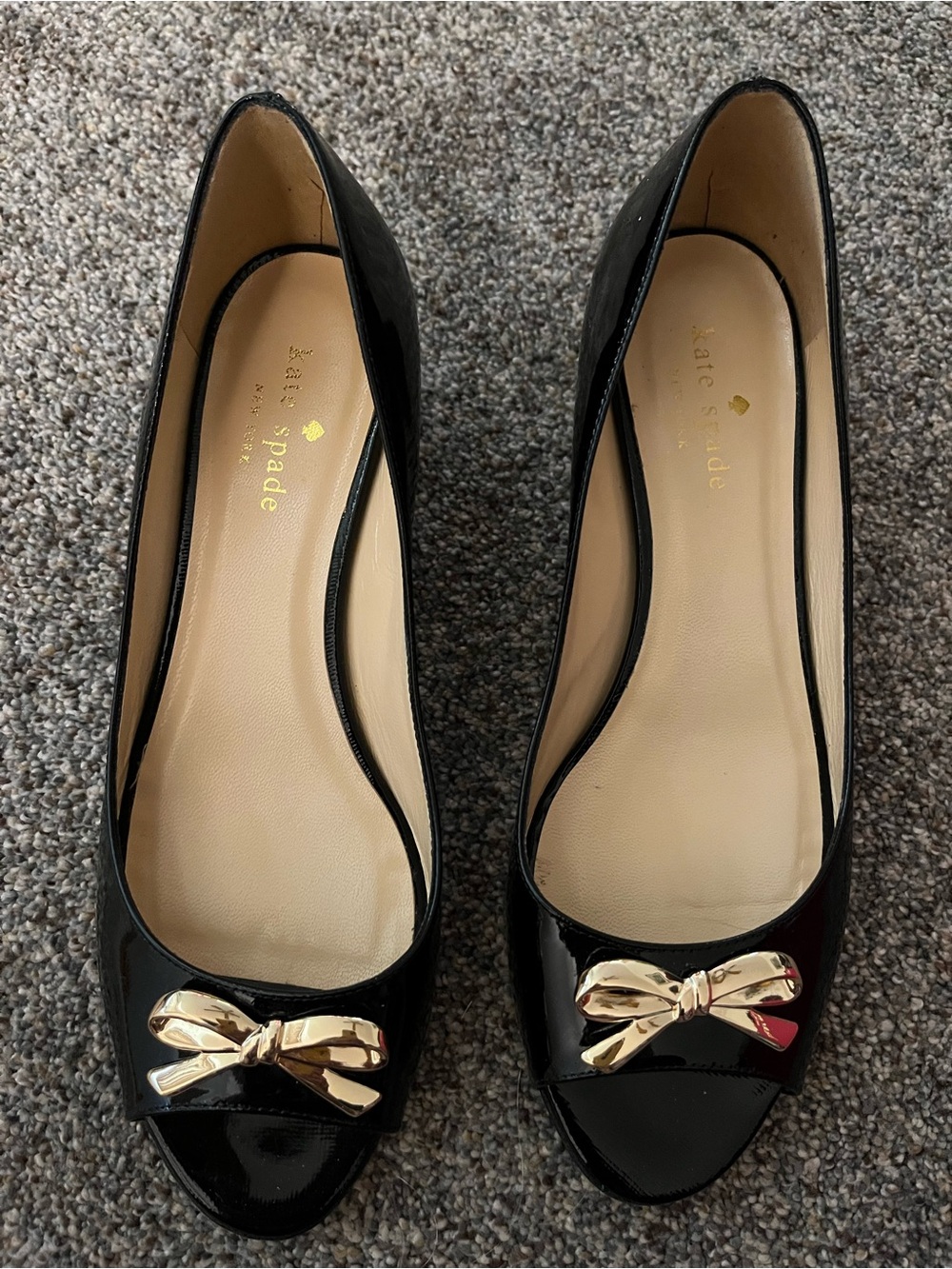 Kate Spade New York Tartuga Black/Saffiano Patent  Leather wedges